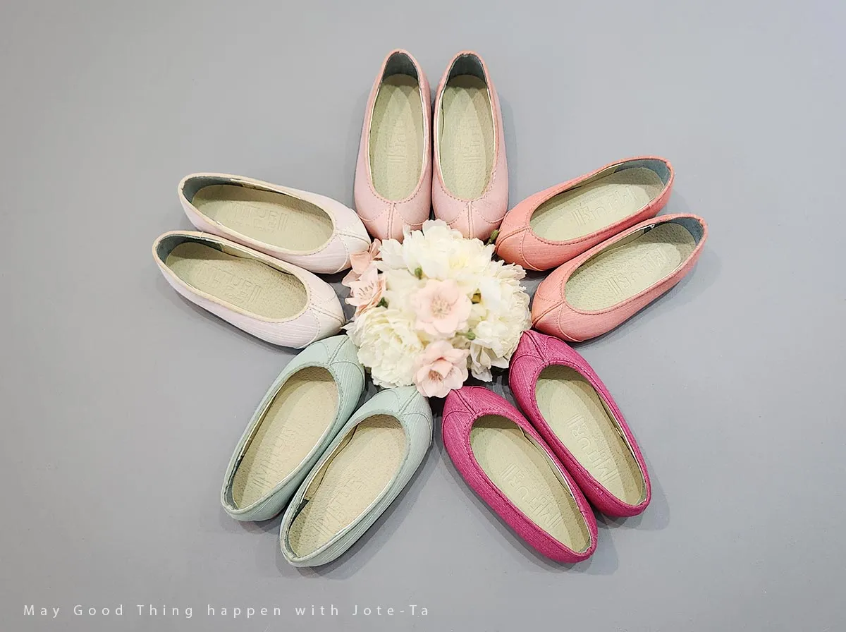 Adorable Girl Hanbok Shoes in Beige