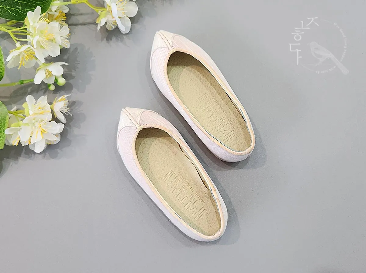 Adorable Girl Hanbok Shoes in Beige