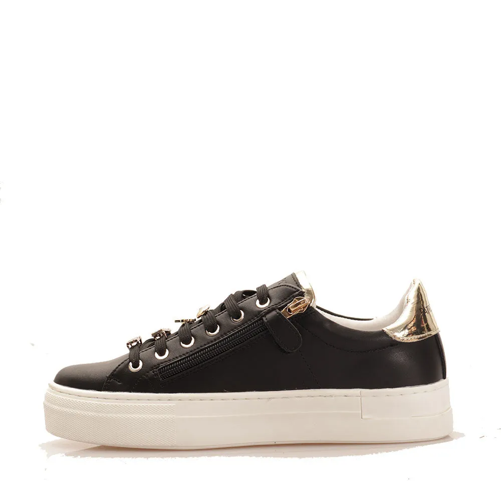 Sneakers PATRIZIA PEPE Girl linea Fly Sneakers in Pelle Nera con Applicazioni Gioiello